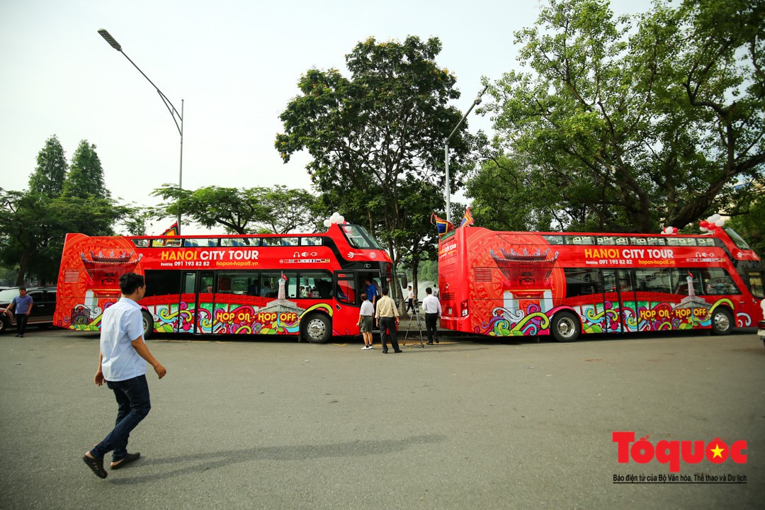 Ho Chi Minh city pilots double decker buses for tourists