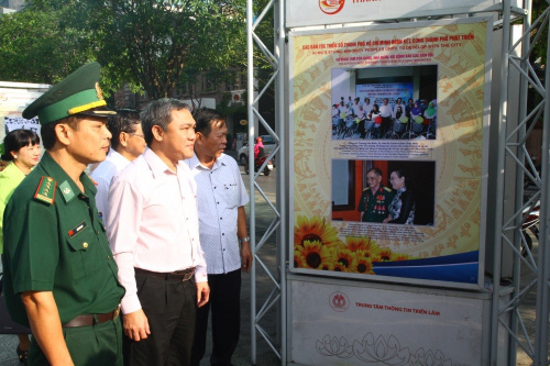 120 photos of ethnic people in Ho Chi Minh city on display