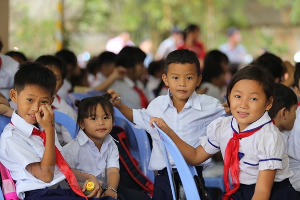 Vietnamese-Cambodian pupils in Phnom Penh start 2019-2020 new school year