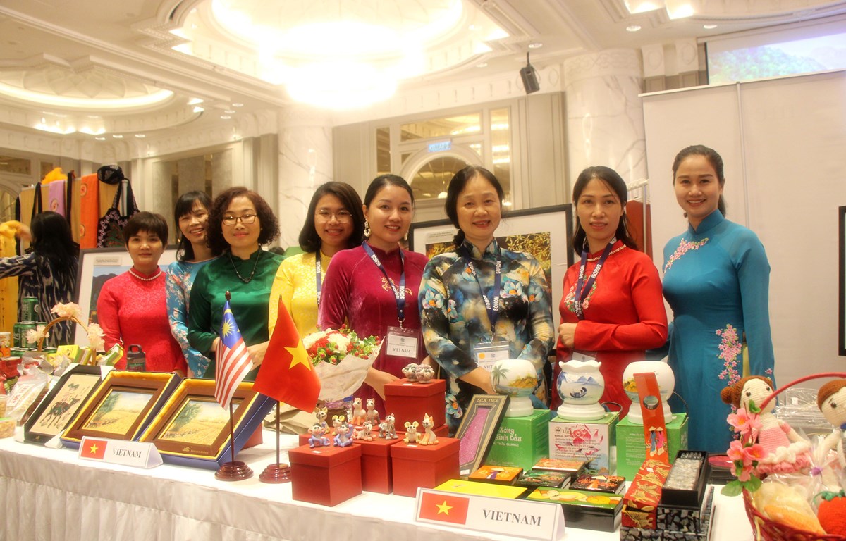 Vietnam participates in international charity bazaar in Malaysia