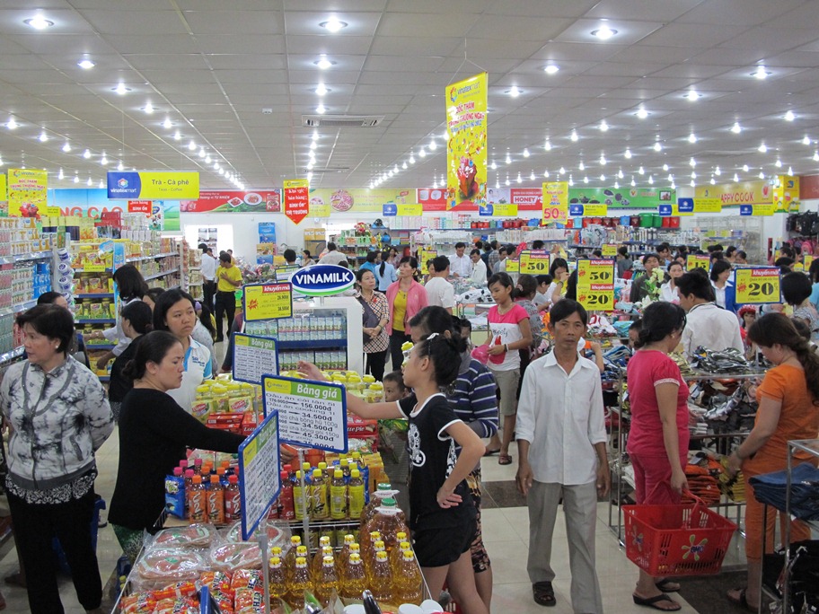 Over VND19 trillion spent on reserving goods for Tet in HCM city