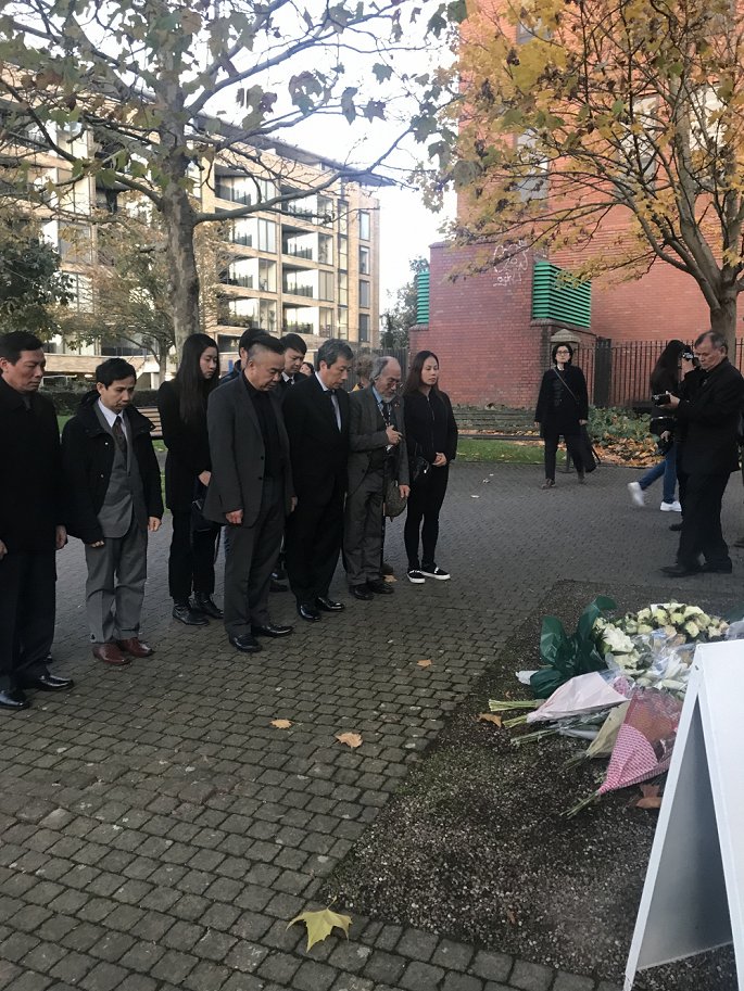 Vietnamese community in UK commemorates 39 Essex lorry victims