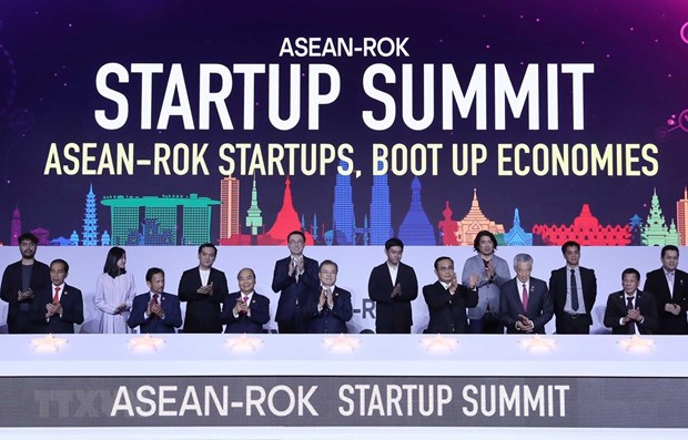 Vietnamese PM attends ASEAN-RoK Start-up Summit