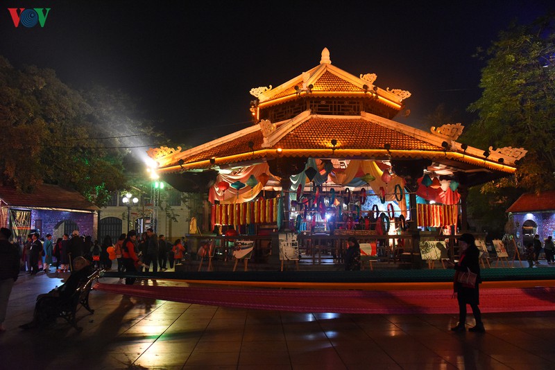 60,000 tourists attend folklore festival in Hanoi
