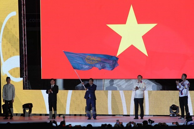 SEA Games 30 Curtain falls, SEA Games flag goes to Vietnam