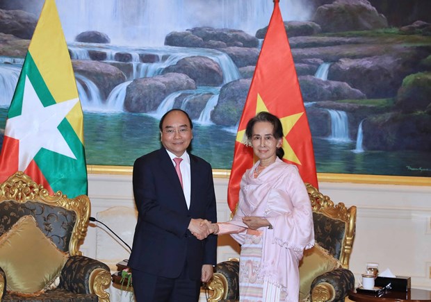 Vietnamese Prime Minister, Myanmar State Counsellor hold talks