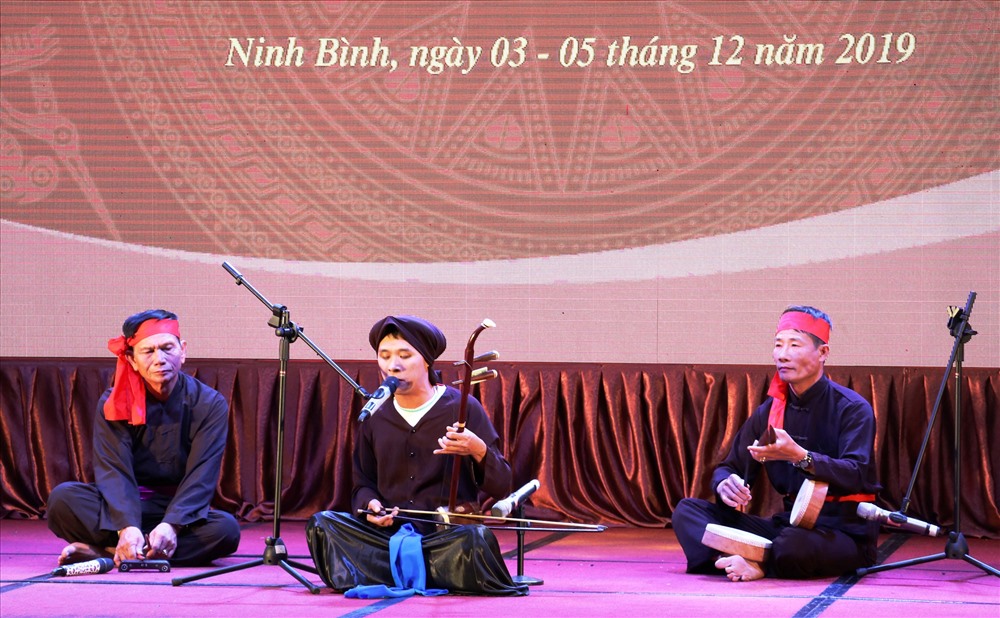 Xam singers compete in Ninh Binh province