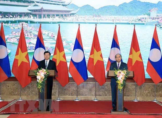 Vietnamese, Lao PMs inter-gov’t committee meeting a success