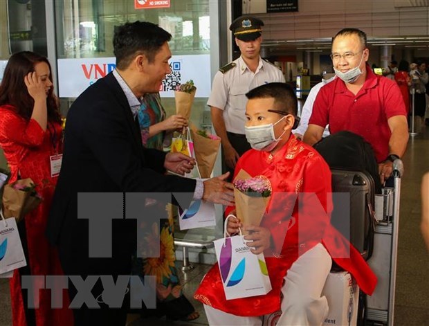Da Nang welcomes first visitors of the lunar New Year
