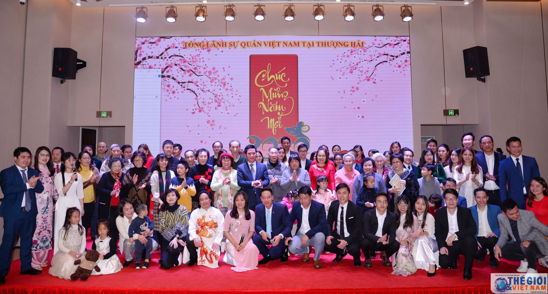 Overseas Vietnamese in China’s Shanghai city jubilantly welcome New Year