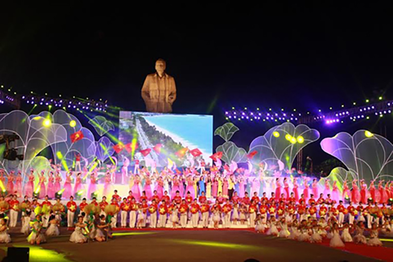 Festival organized nationwide to welcome Uncle Ho’s birthday