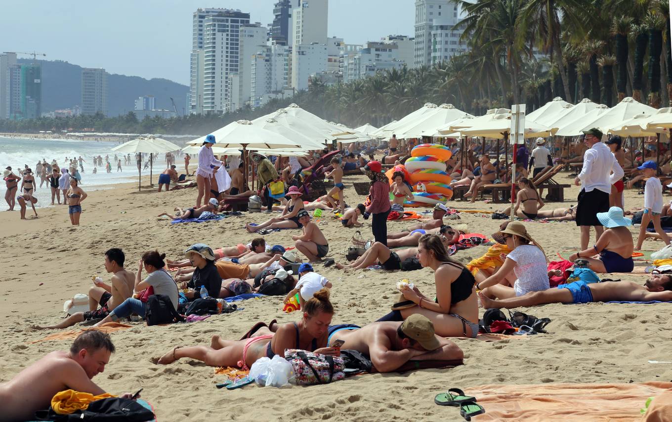 Nha Trang beach full of foreign visitors