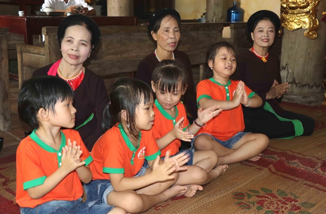 Preserving folk singing with drums