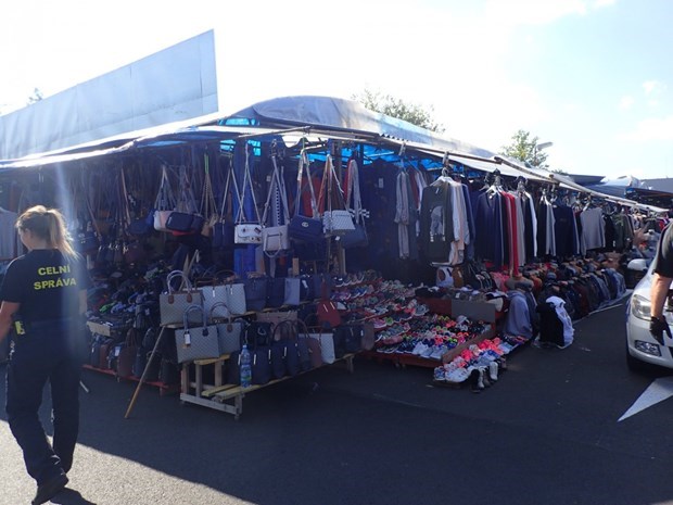 Fire breaks out at Vietnamese market in Czech Republic