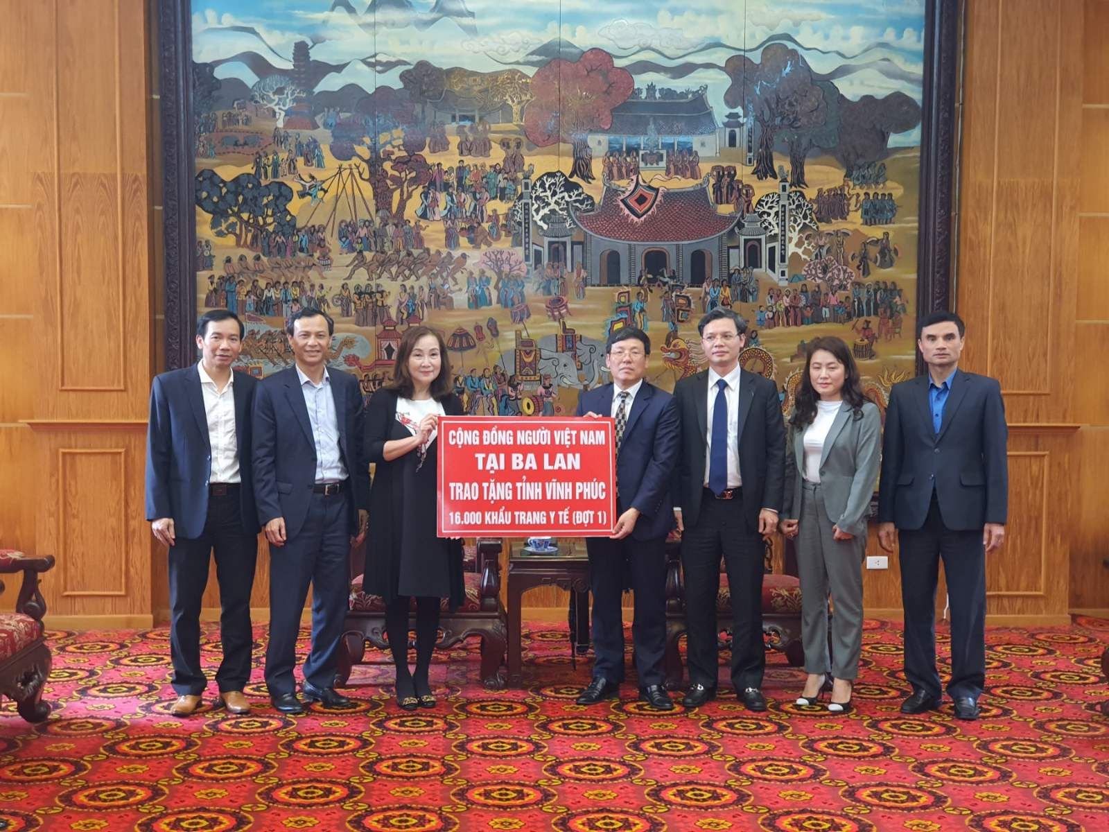 Vietnamese people in Poland join hands to prevent Covid-19