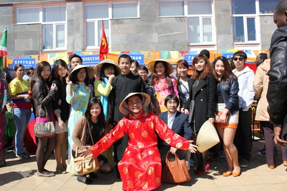 Vietnamese Embassy in Russia supports students amidst COVID-19 outbreak