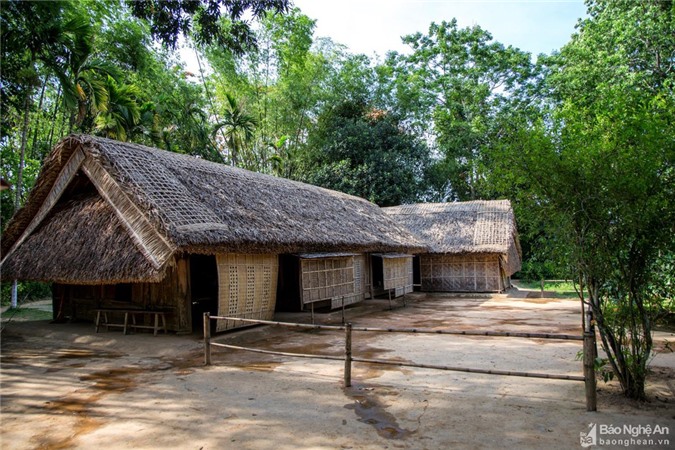 Peace of thatched houses in Uncle Ho s hometown