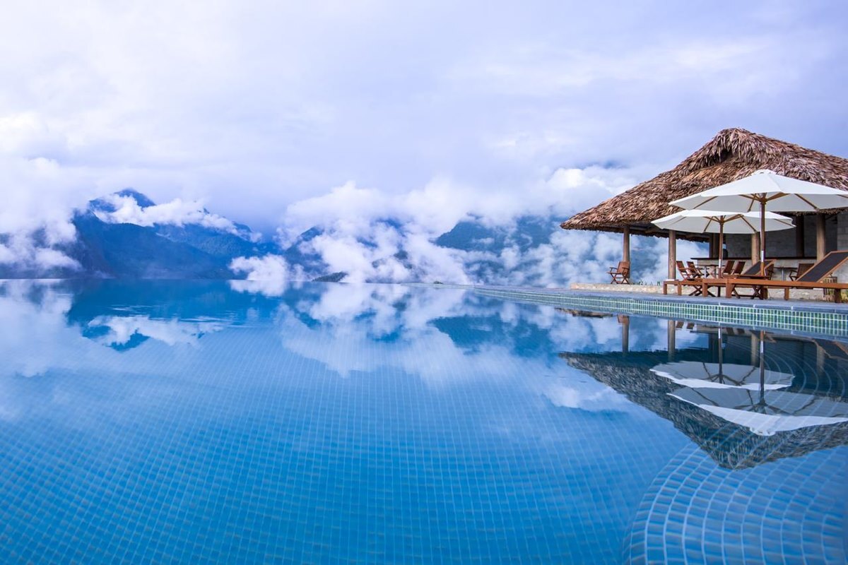 Foreign press honours 5 infinity pools in Vietnam