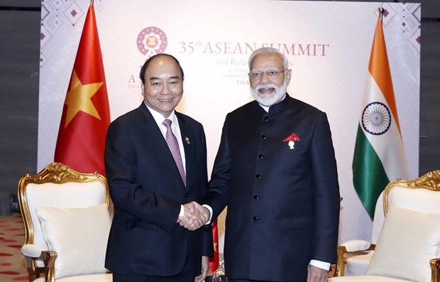 Vietnamese, Indian PMs discuss COVID-19 fight in phone talks