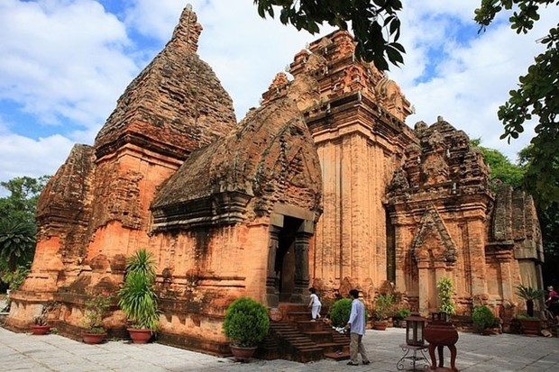 Vietnamese several tourist sites to reopen for visitors