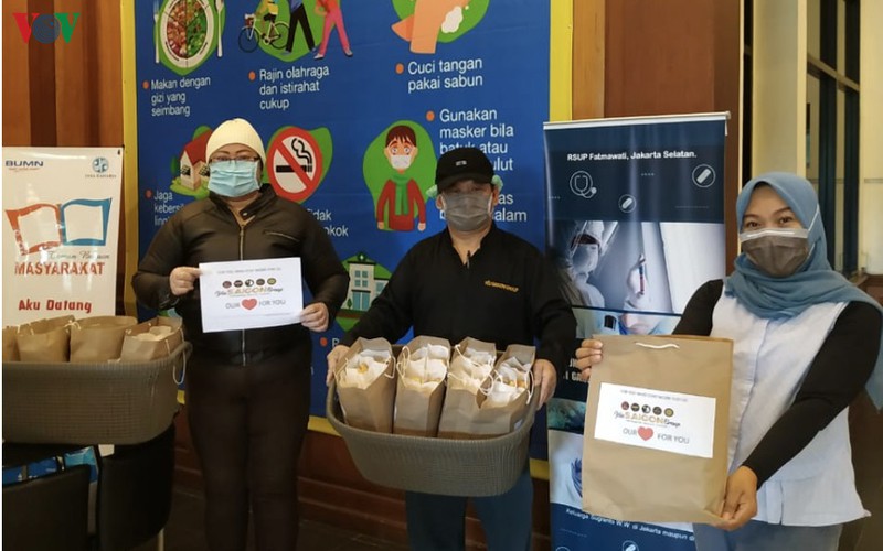 Vietnamese bread presented to doctors fighting COVID-19 in Indonesia