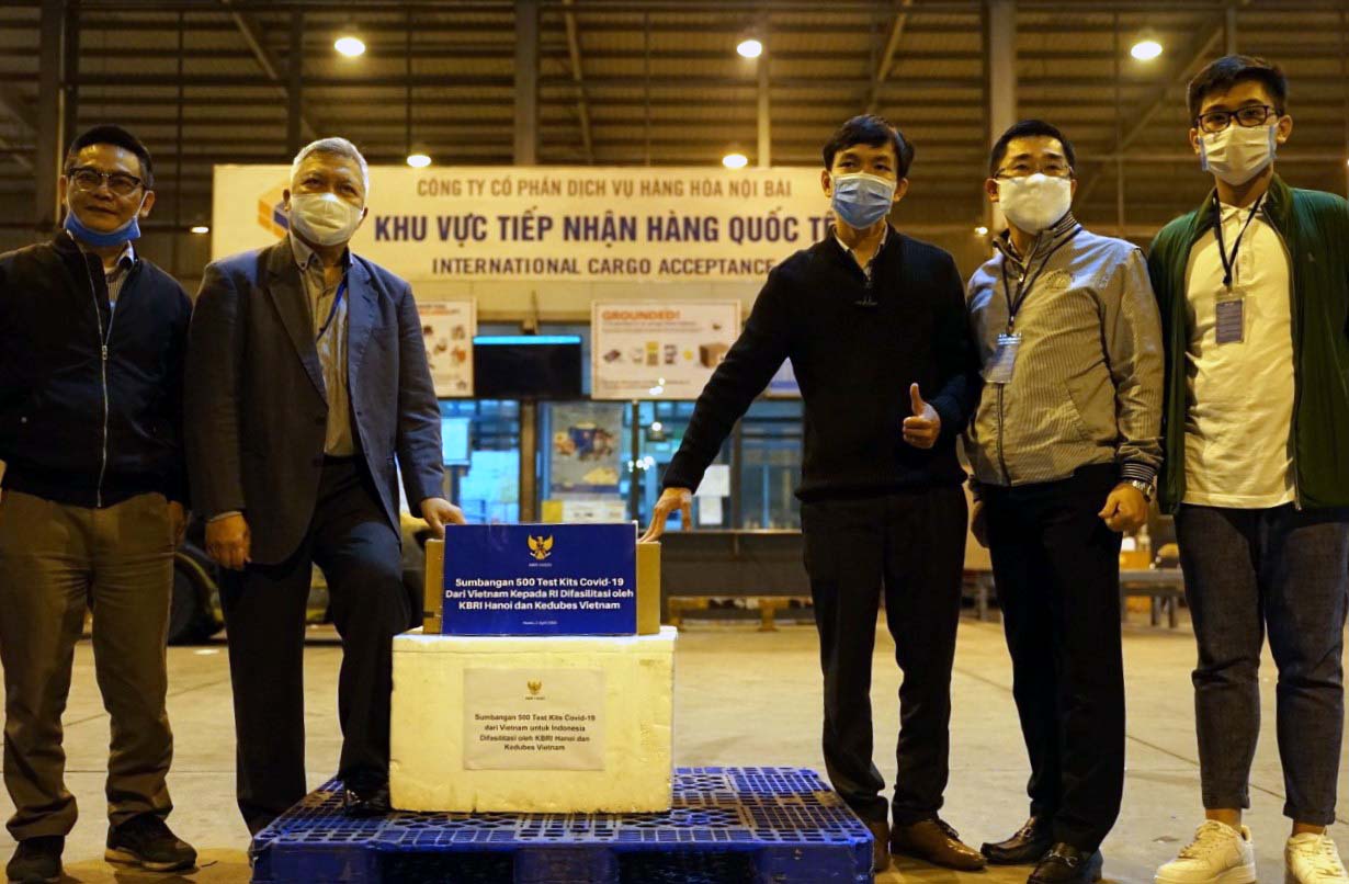 Vietnam donates 500 tests of COVID-19 to Indonesia