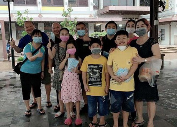 Vietnamese citizens in Singapore join hands to fight COVID-19