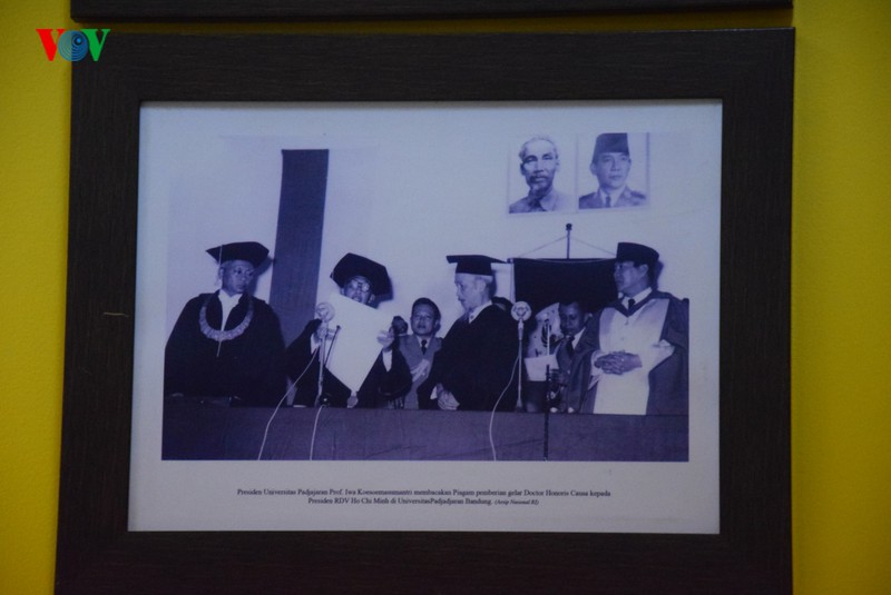 Indonesia awards noble titles to President Ho Chi Minh
