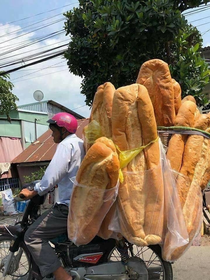 World s biggest loaf of bread by Vietnam posted on foreign newspapers