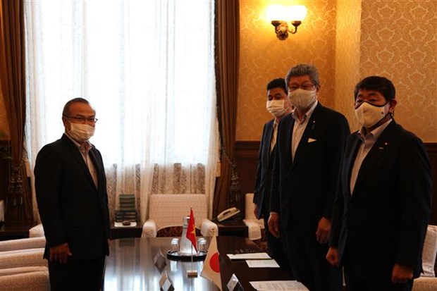 Japanese lawmaker values Vietnam’s achievements in fighting COVID-19
