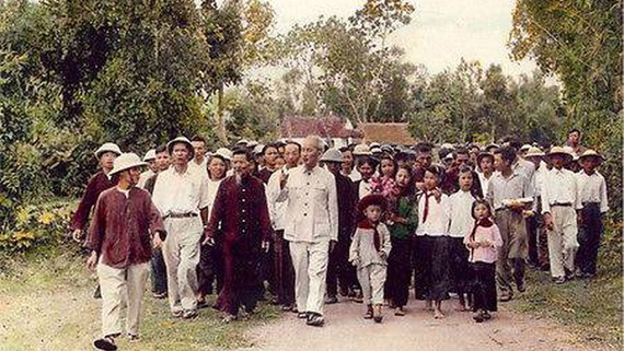 Diverse activities celebrate 130th anniversary of Uncle Ho’s birth