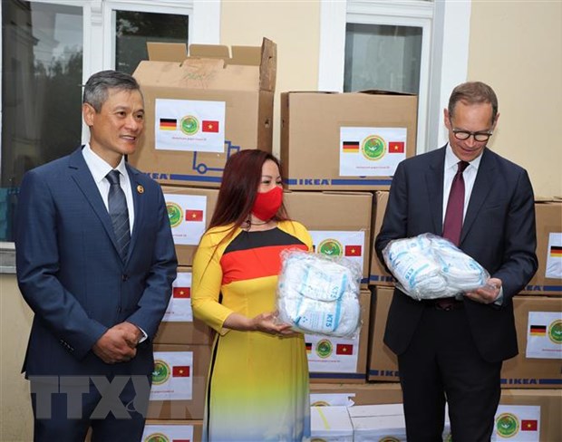 Vietnamese in Berlin organize charitable activities