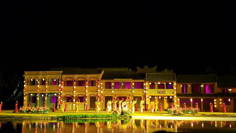 Hoi An Ao dai Festival impresses visitors