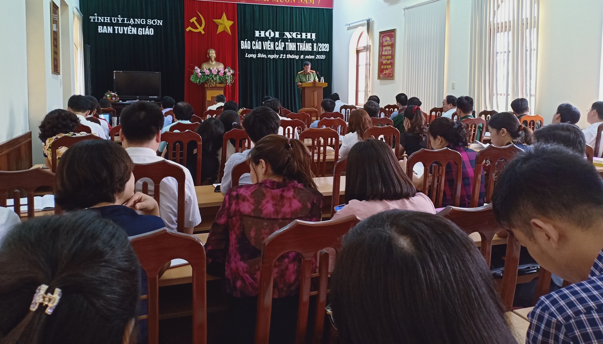 Strengthening dissemination on grassroots Party congresses to 13th National Party Congress