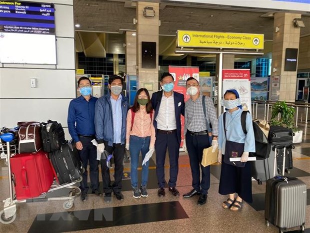 Over 260 Vietnamese citizens come home from Kuwait, Qatar, Egypt