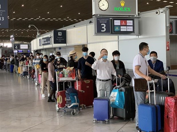 Over 280 Vietnamese citizens brought home from France and Europe