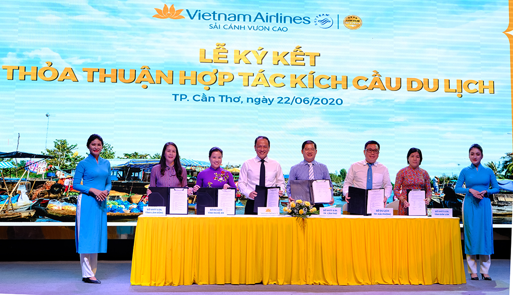 Can Tho city cooperates with Vietnam Airlines to promote tourism