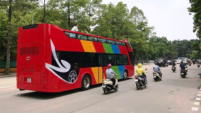 Double-decker tour buses piloted in two more localities