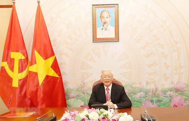 Top Vietnamese, Cambodian leaders hold phone talks