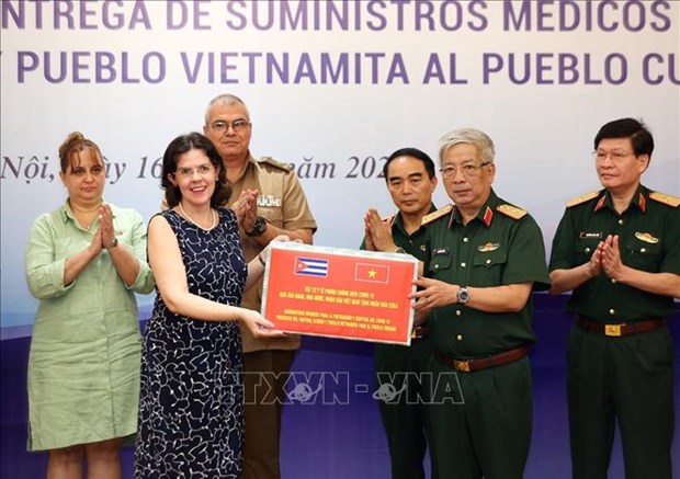 Defence Ministry donates medical supplies to help Cuba fight COVID-19