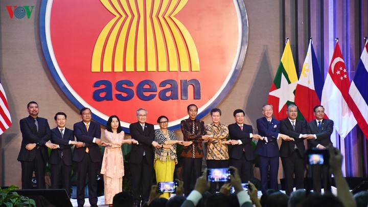 Vietnam - 25 years of accession and empowerment with ASEAN