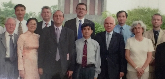 Foreigners love and respect President Ho Chi Minh