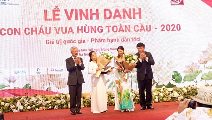 Winners of Vietnam Ancestral Global Day Contest honoured