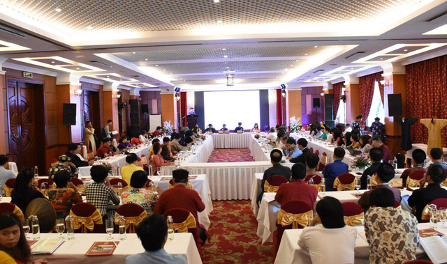 Discussion on Vietnam’s Ao Dai