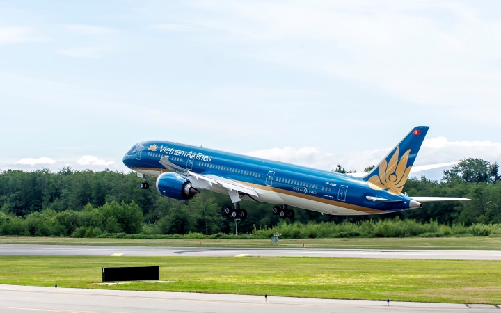 Airlines cancel flights to from Da Nang until mid-August