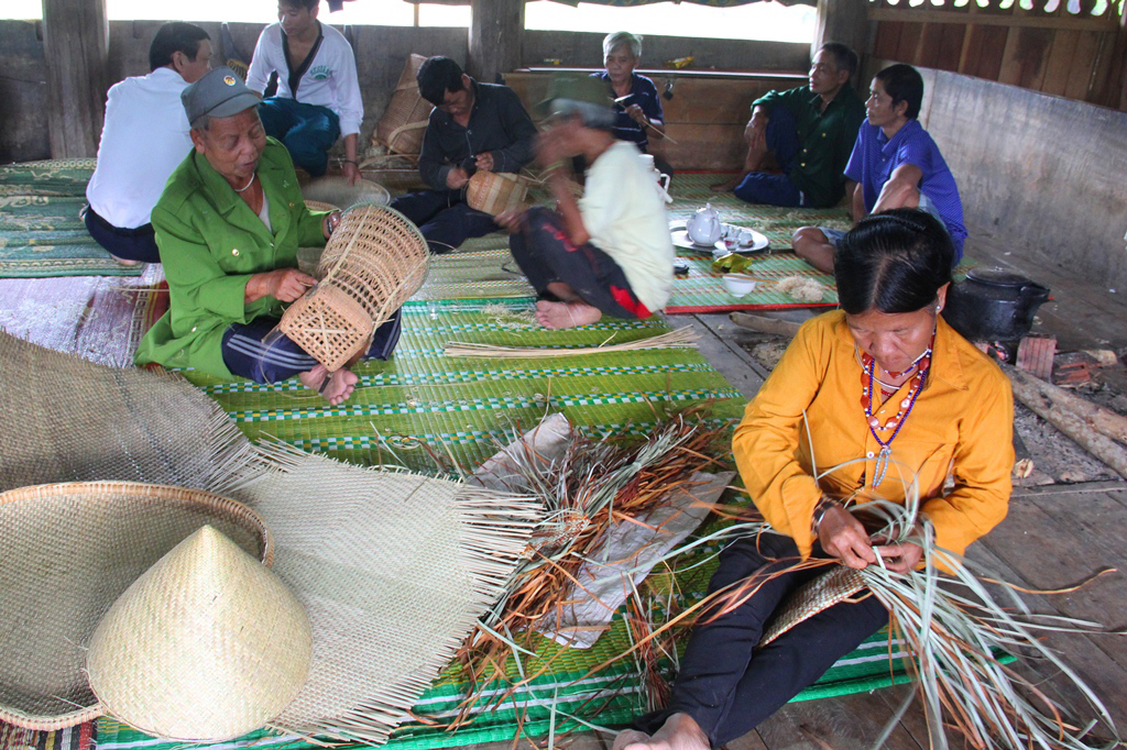 Co Tu ethnic weaving craft to be introduced