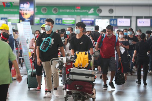 Nearly 80,000 tourists remain stranded in Da Nang