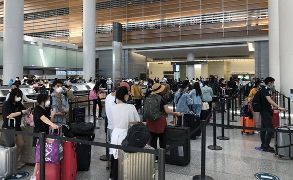 More Vietnamese citizens brought home from US