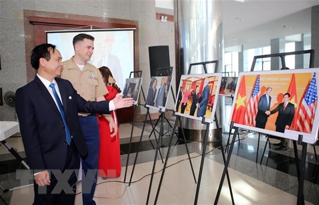 Quang Tri exhibition marks 25-year diplomatic ties of Vietnam, US