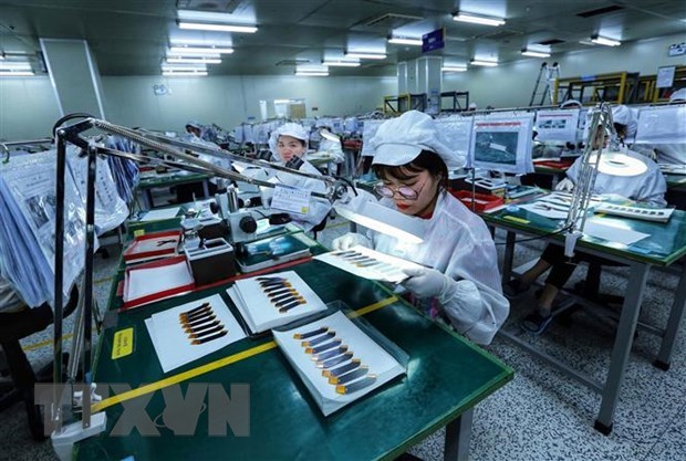 Vietnam’s trade surplus hits 5 46 billion USD in first half